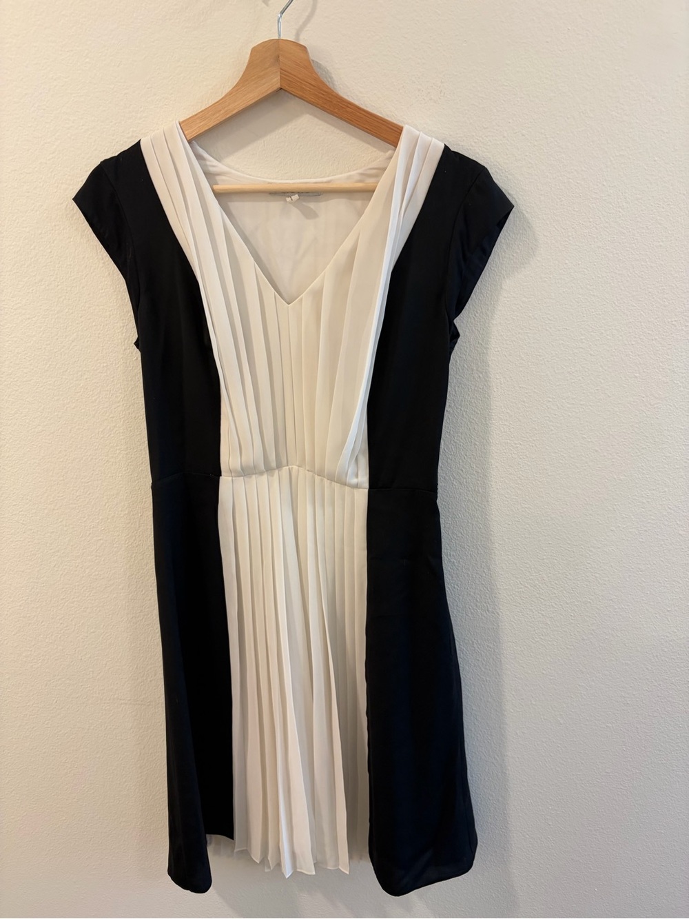 DKNYC Black and Cream Pleated V-Neck Mini Dress